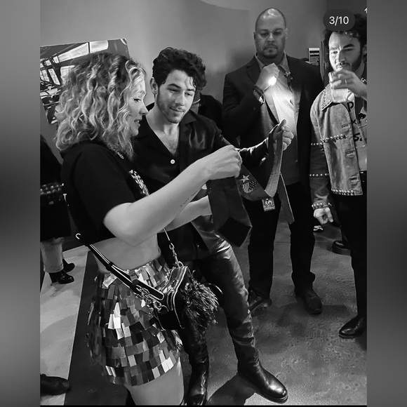 Simon Miller Dizzy Sequin Skirt in Silver | Size 10 - Picture 15 of 17